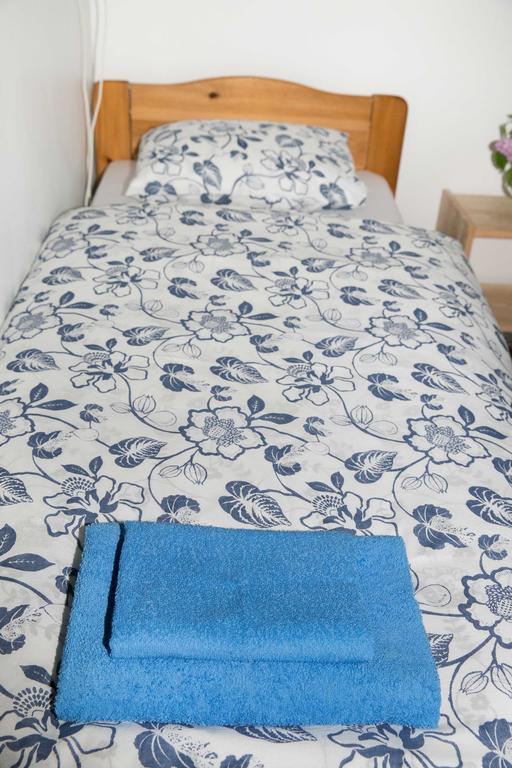 Kihnu Sadama Oeoemaja Guesthouse Lemsi Екстериор снимка